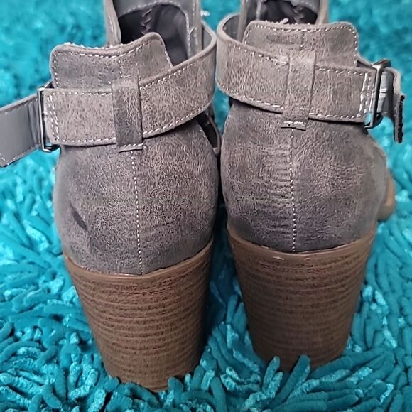 2/$20 Qupid Boots - Picture 6 of 9